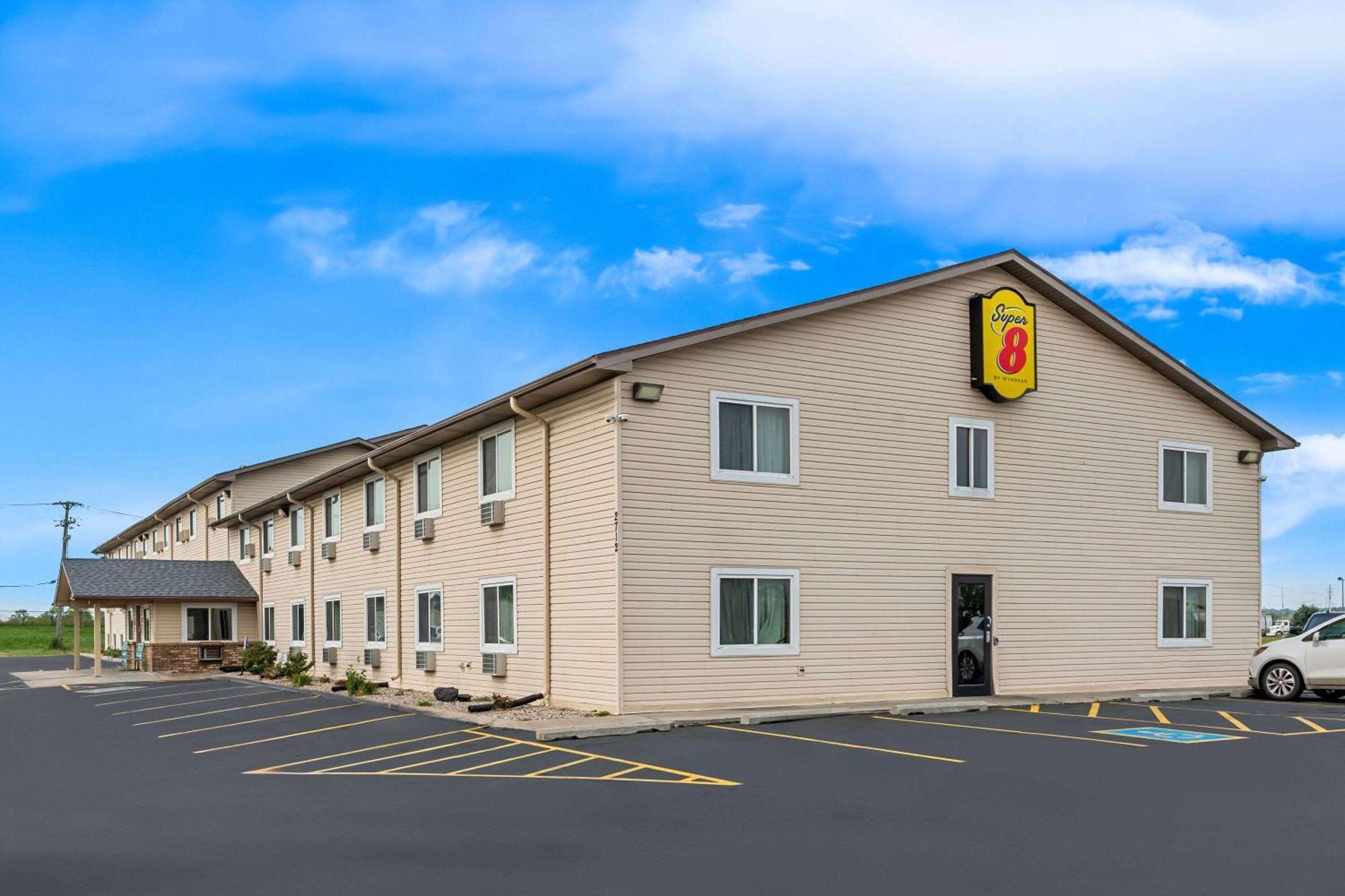 Motel Super 8 By Wyndham Council Bluffs Ia Omaha Ne Area Esterno foto