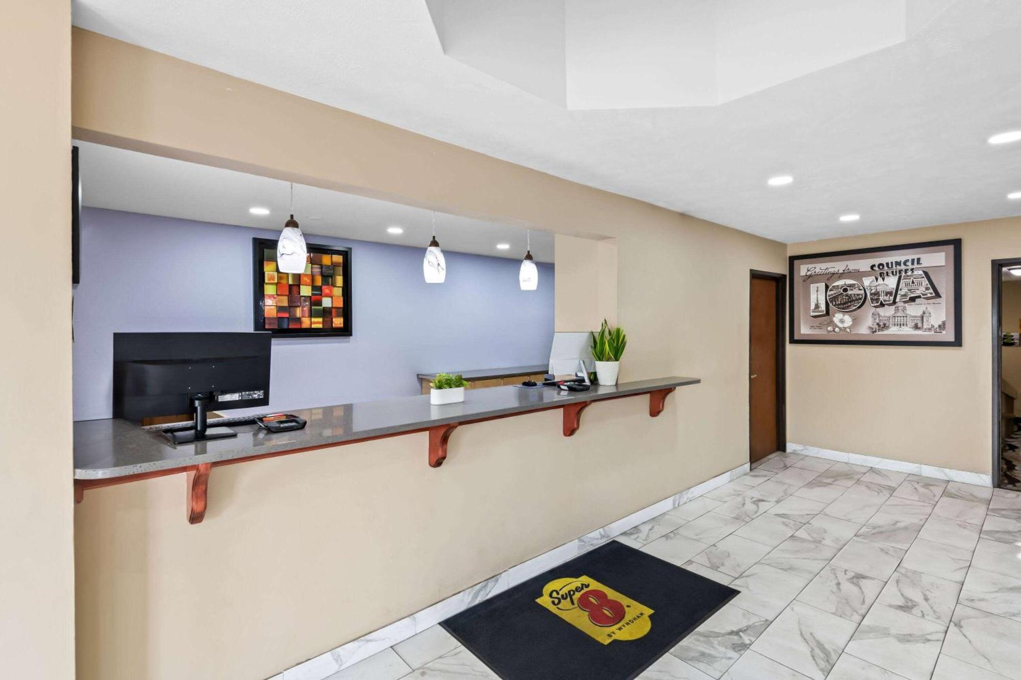 Motel Super 8 By Wyndham Council Bluffs Ia Omaha Ne Area Esterno foto